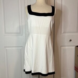 Cute White/black trim dress.  Sz L